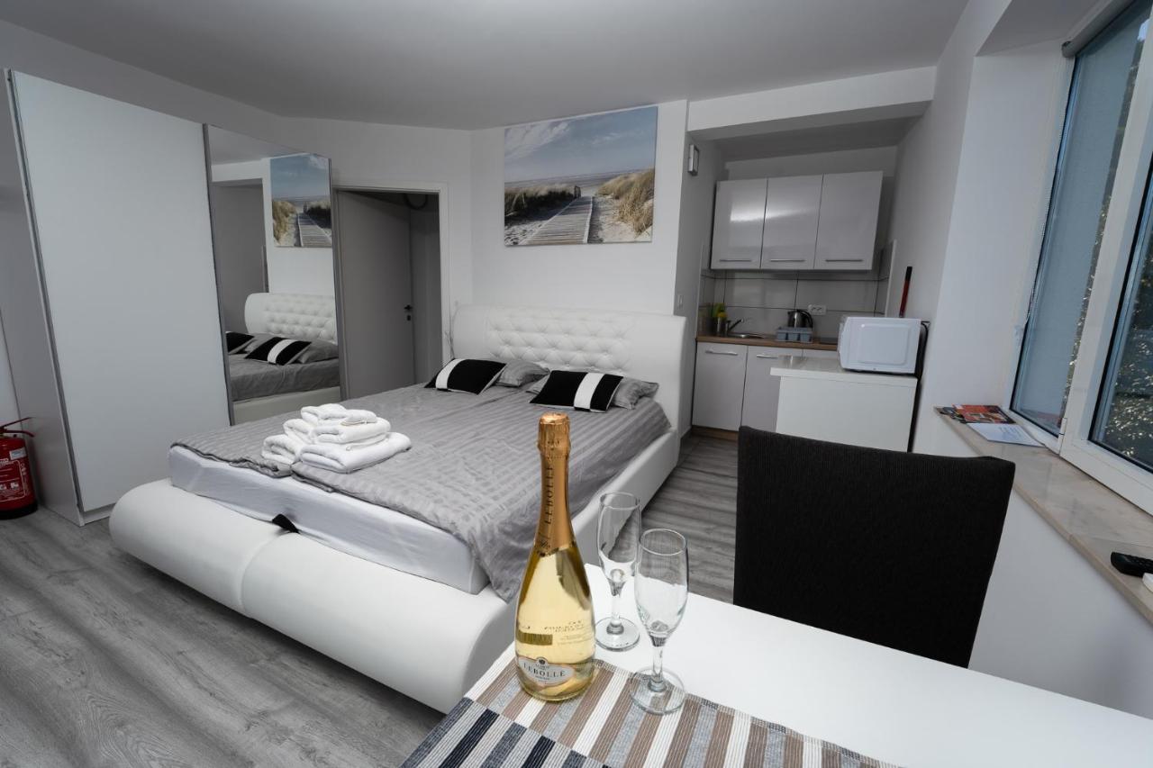 Bellevue Molet Apartments Koper Bagian luar foto