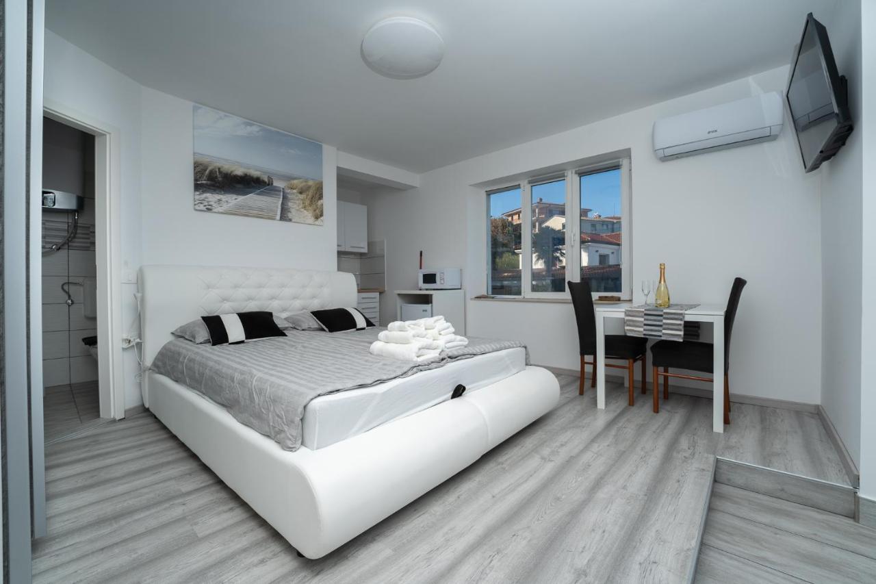 Bellevue Molet Apartments Koper Bagian luar foto